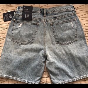 GAP High Rise 7” Shorts